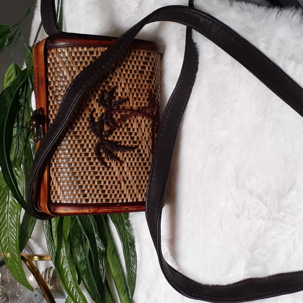 Crossbody bag